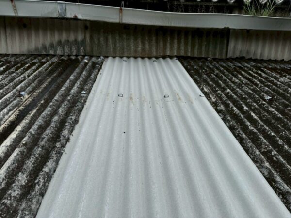 静岡県沼津市　A様邸　大波スレート交換工事　一部の交換で雨漏りが解消